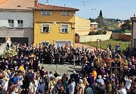 El acto de El Encuentro es uno de los más emotivos de la Semana Santa de San Andrés.