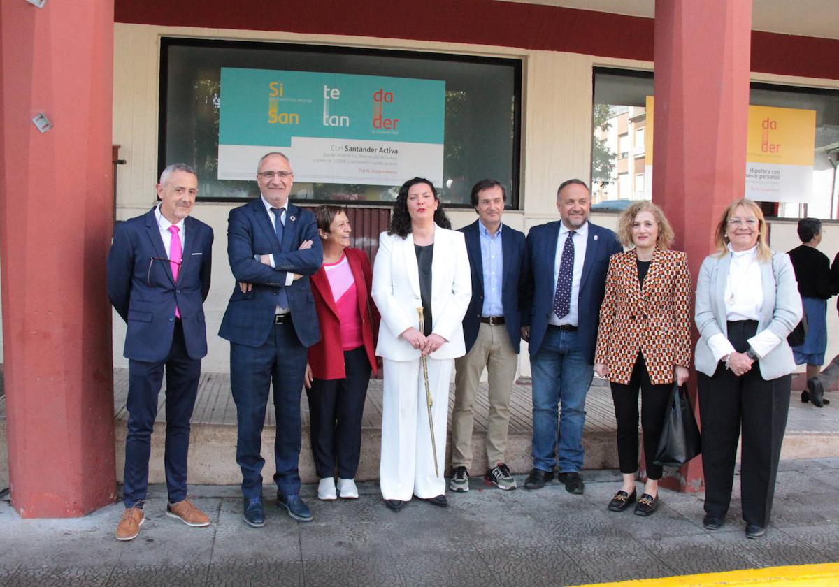 Imagen de alguna de las autoridades presentes en los festejos de la Pascua de Cacabelos.