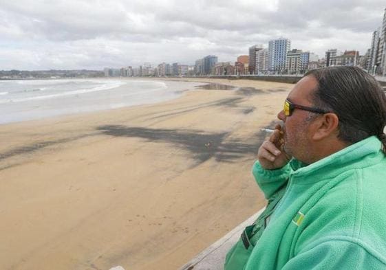 Los leoneses que acudan a la playa de San Lorenzo serán invitados a no fumar.