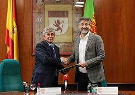 Firma del convenio entre Universidad de León y el Cel.