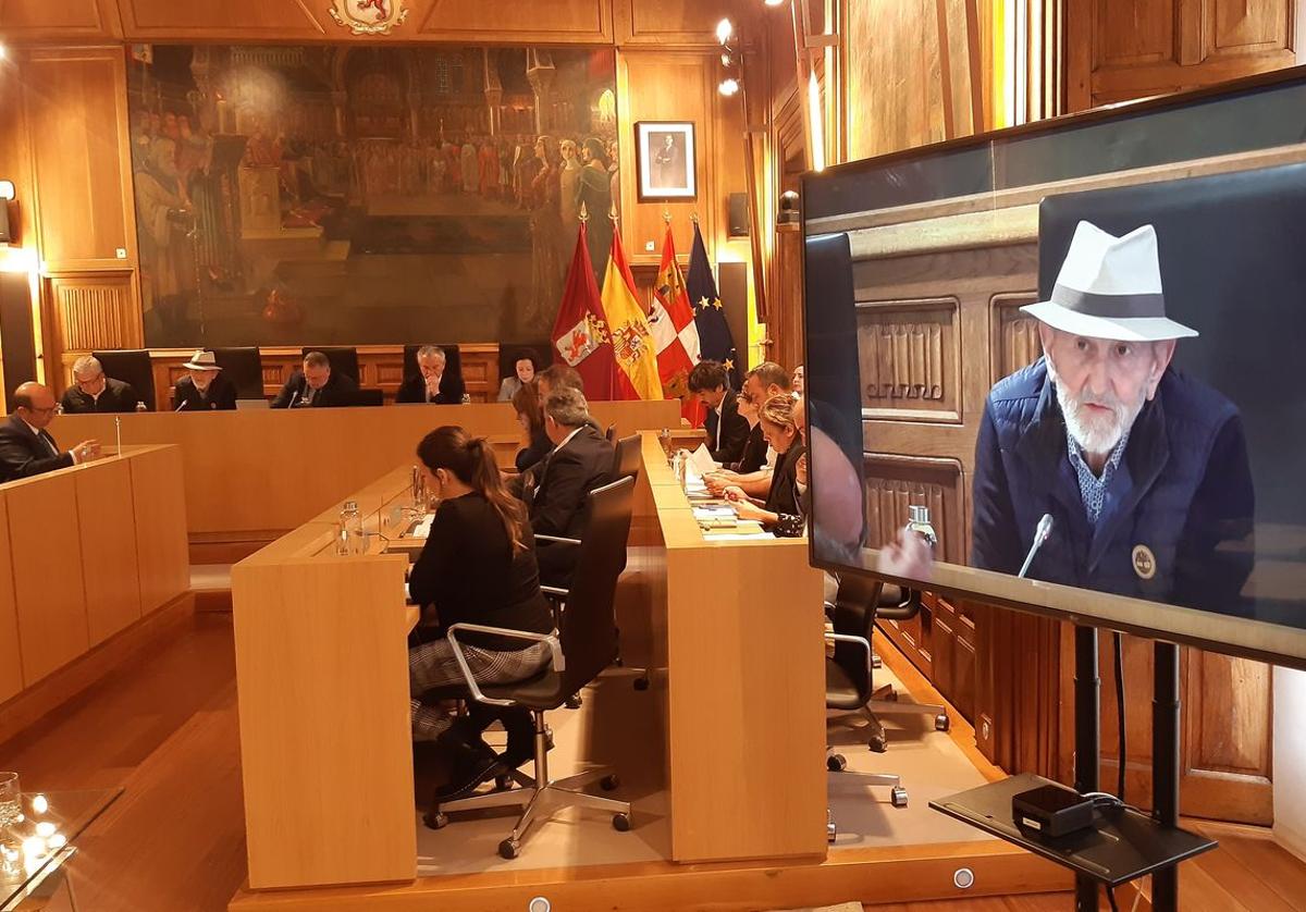 Matías Llorente, este viernes, durante el pleno celebrado en la Diputación Provincial de León.