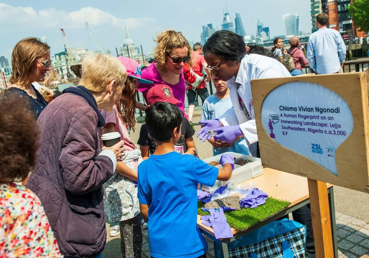 O evento Soapbox Science chega ao Museu da Energia na sua primeira visita a Espanha