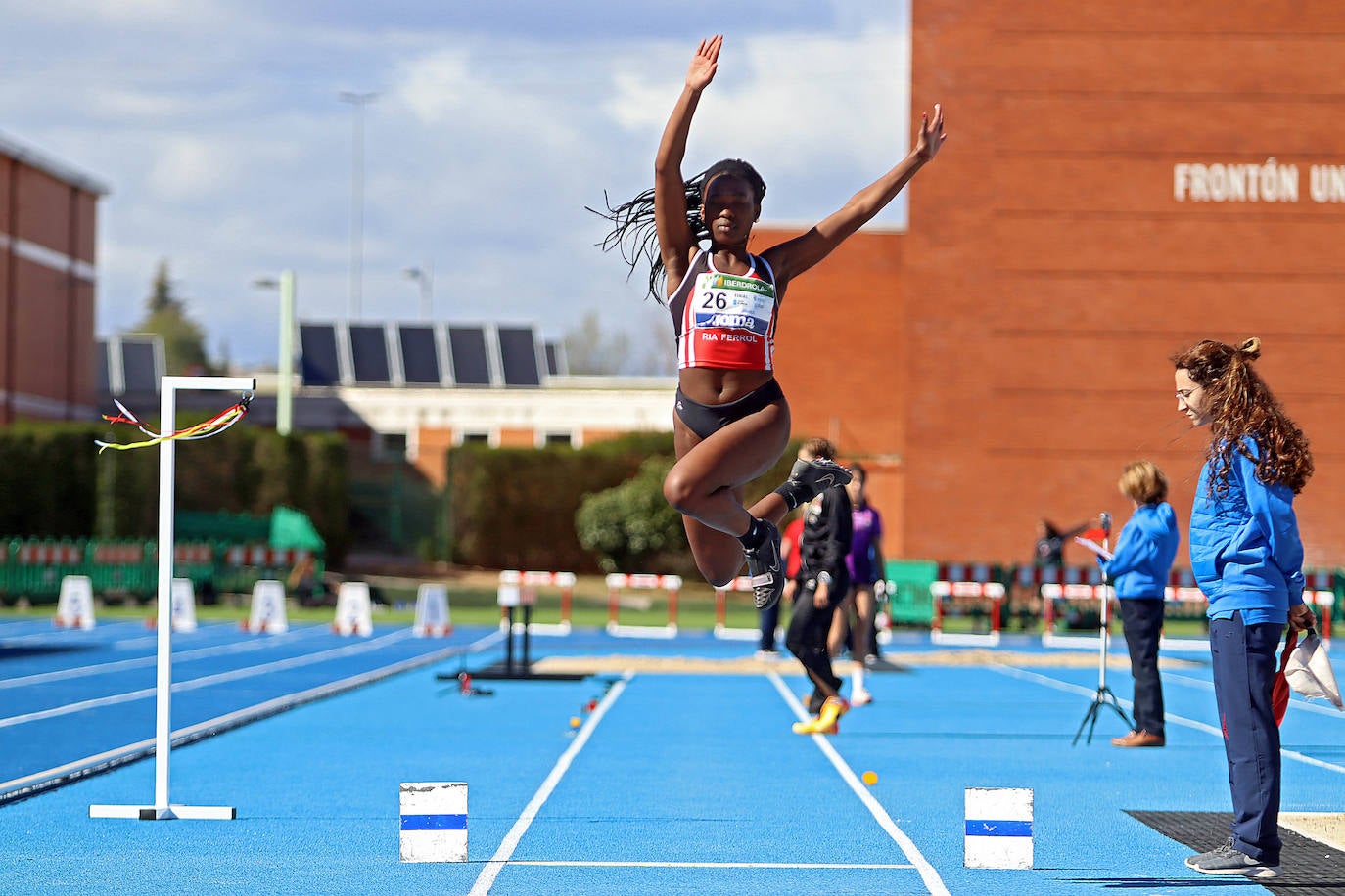 Inauguración en competición oficial de las nuevas pistas de Atletismo de la ULE