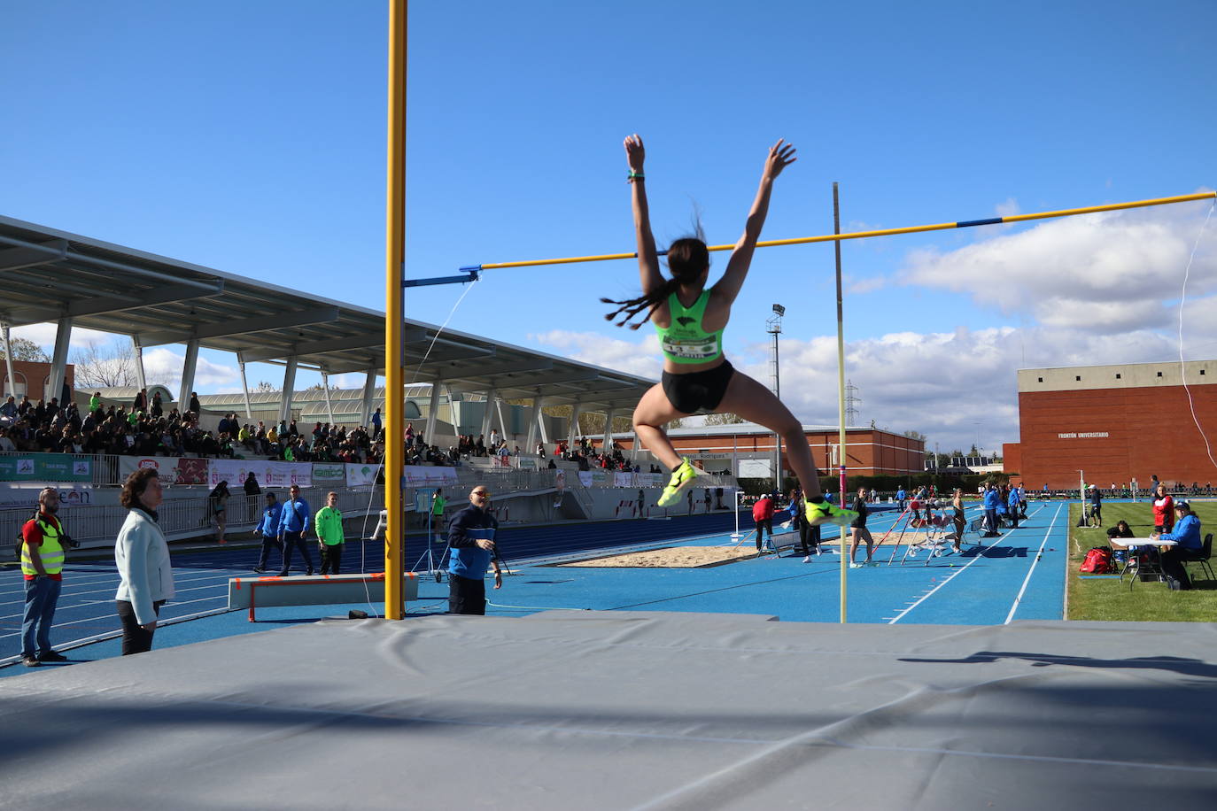 Inauguración en competición oficial de las nuevas pistas de Atletismo de la ULE