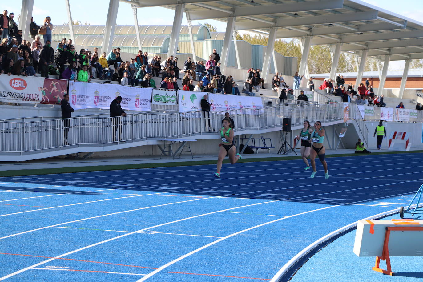 Inauguración en competición oficial de las nuevas pistas de Atletismo de la ULE