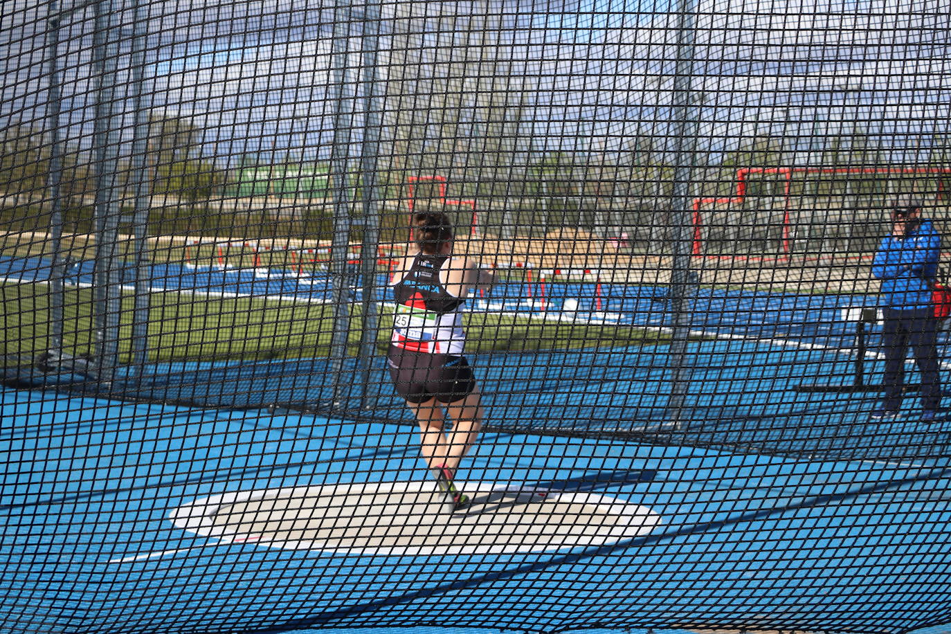 Inauguración en competición oficial de las nuevas pistas de Atletismo de la ULE