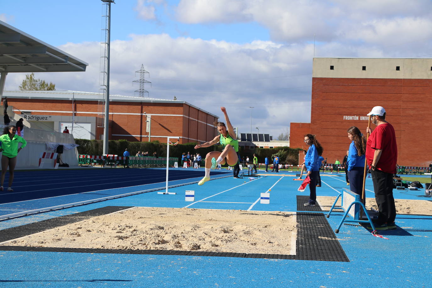 Inauguración en competición oficial de las nuevas pistas de Atletismo de la ULE