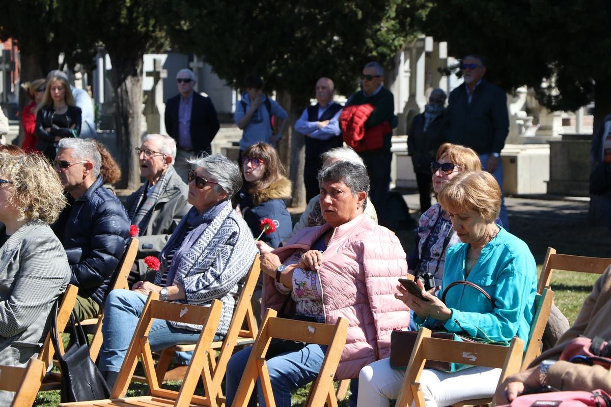 Homenaje en la capilla laica