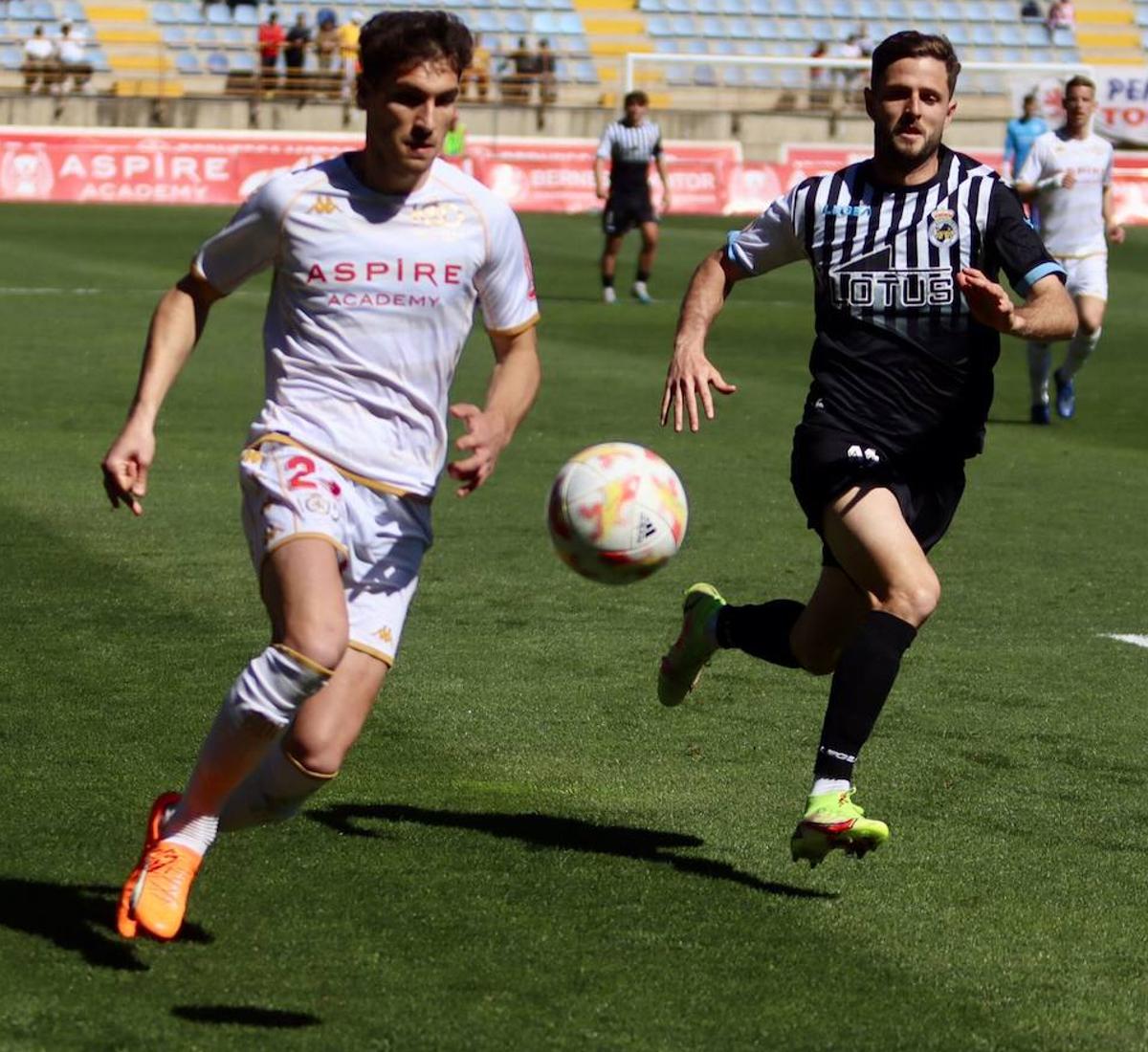 Un instante del partido entre Cultural y RB Linense.