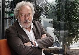 El escritor leonés Julio Llamazares.