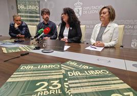 La concejala de Acción y Promoción Cultural, Evelia Fernández, el diputado de Cultura, Pablo López; la presidenta de la Asociación de Libreros de León, Sandra Llamas, y el presidente de la Fundación Antonio Pereira, Joaquín Otero presentan los actos del Día del Libro que se celebrarán el 23 de abril en el patio del Palacio de los Guzmanes