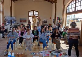 Con destino a San Feliz de Torio, los jóvenes partían para celebrar en la tarde dos talleres.