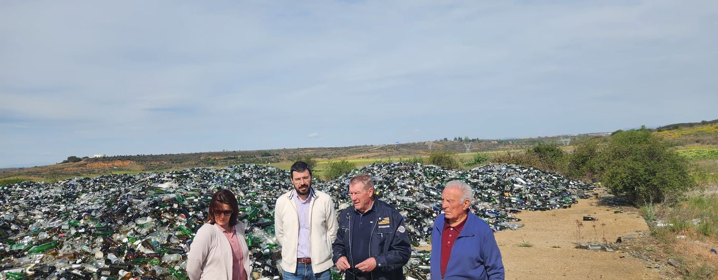 Toneladas de vídrio ilegal en Santovenia de la Valdoncina