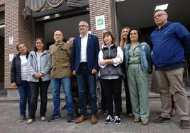 El candidato del PSOE, Olegario Ramón, presentó la candidatura a las municipales en la JEZ respaldado por los miembros de la lista.