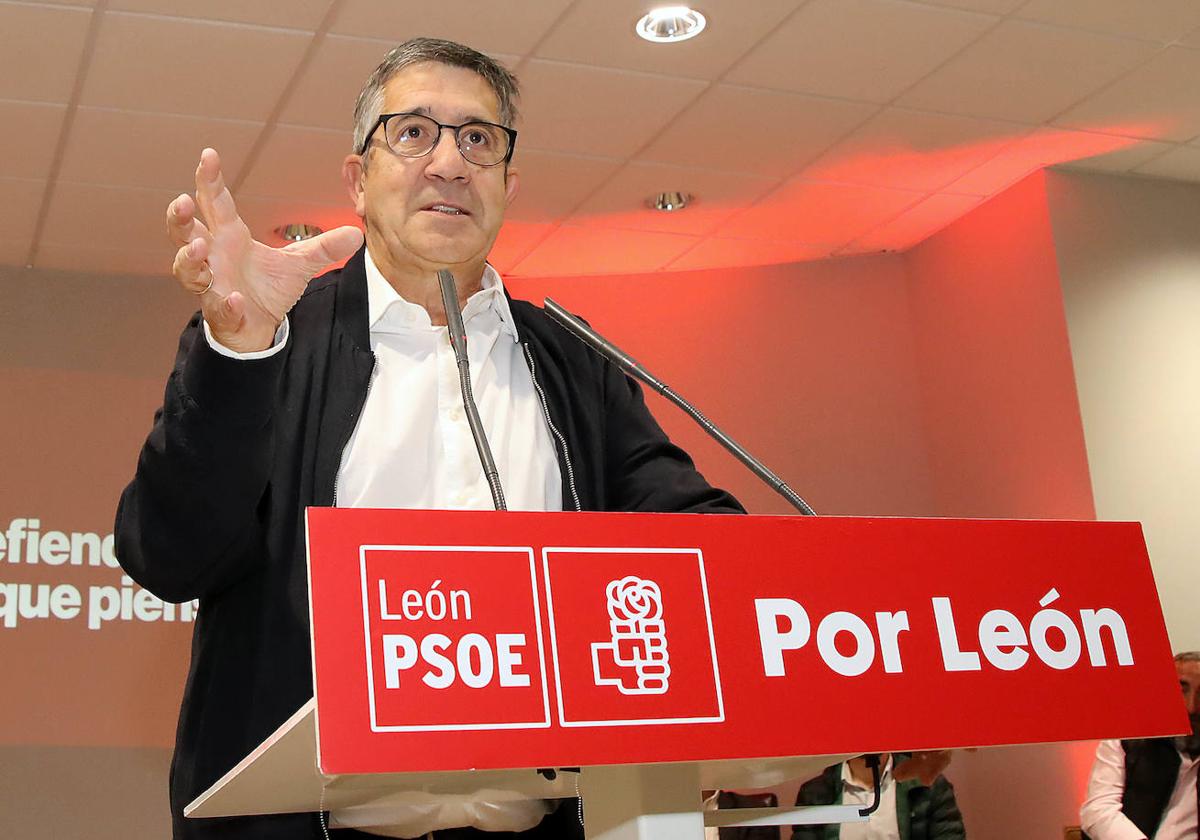 El secretario de Política Federal del PSOE, Patxi López, participa en la presentación de candidaturas del Partido Judicial de Cistierna