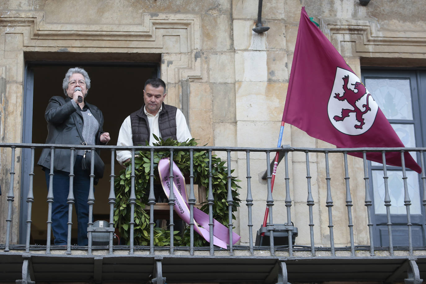 Homenaje a los Héroes Leoneses