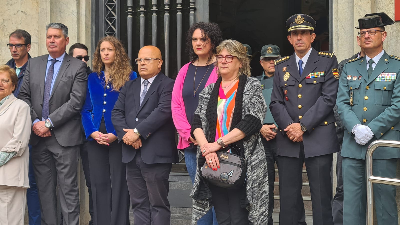 Minuto de silencio por un asesinato machista