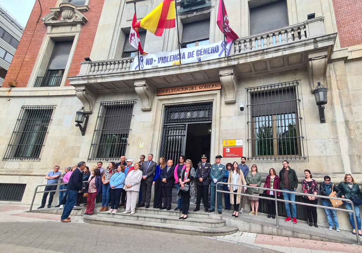 Minuto de silencio por un asesinato machista