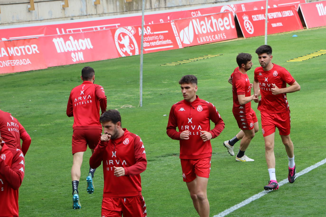 Israel Martínez dirige el entrenamiento de la Cultural