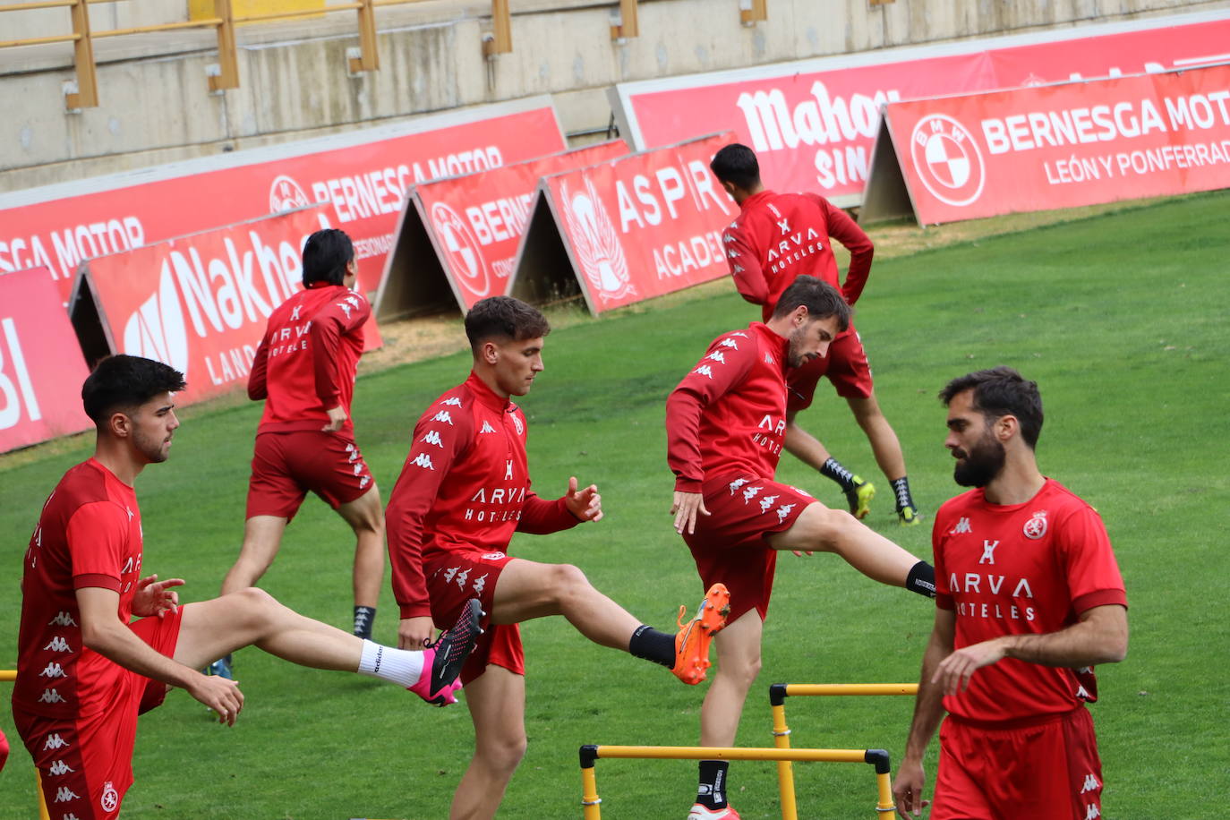 Israel Martínez dirige el entrenamiento de la Cultural