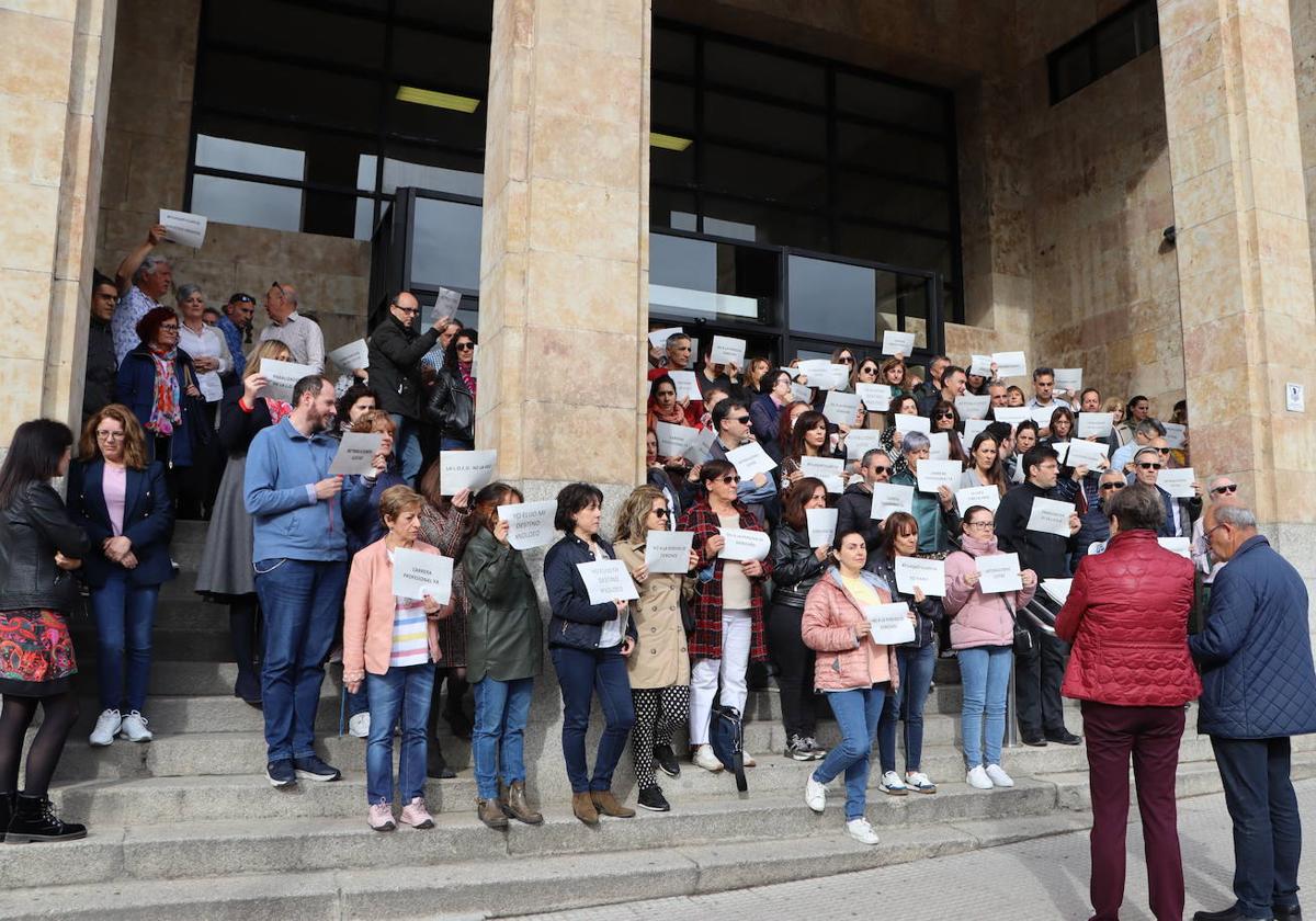 Concentración frente a los juzgados de León de los funcionarios de Justicia.