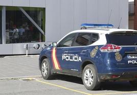 Los cortes, según han dado a conocer fuentes oficiales son de diversa consideración aunque la mujer permanece fuera de peligro.