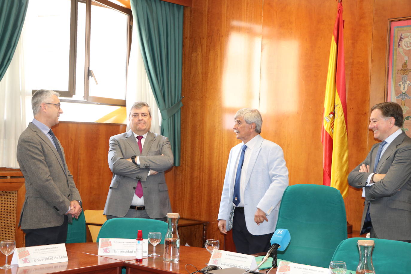 La ULE y Coated Solutions rubrican un convenio de colaboración