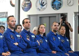 El astronauta leonés podría convertise en el primer español en pisar suelo lunar. Su primer objetivo pasa por una misión en la estación espacial internacional. El primer astronauta de la ESA en ir al espacio lo hará en 2026.