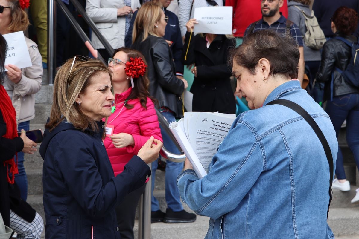 Los funcionarios de Justicia cortan Sáenz de Miera y amenazan con ir a la huelga indefinida