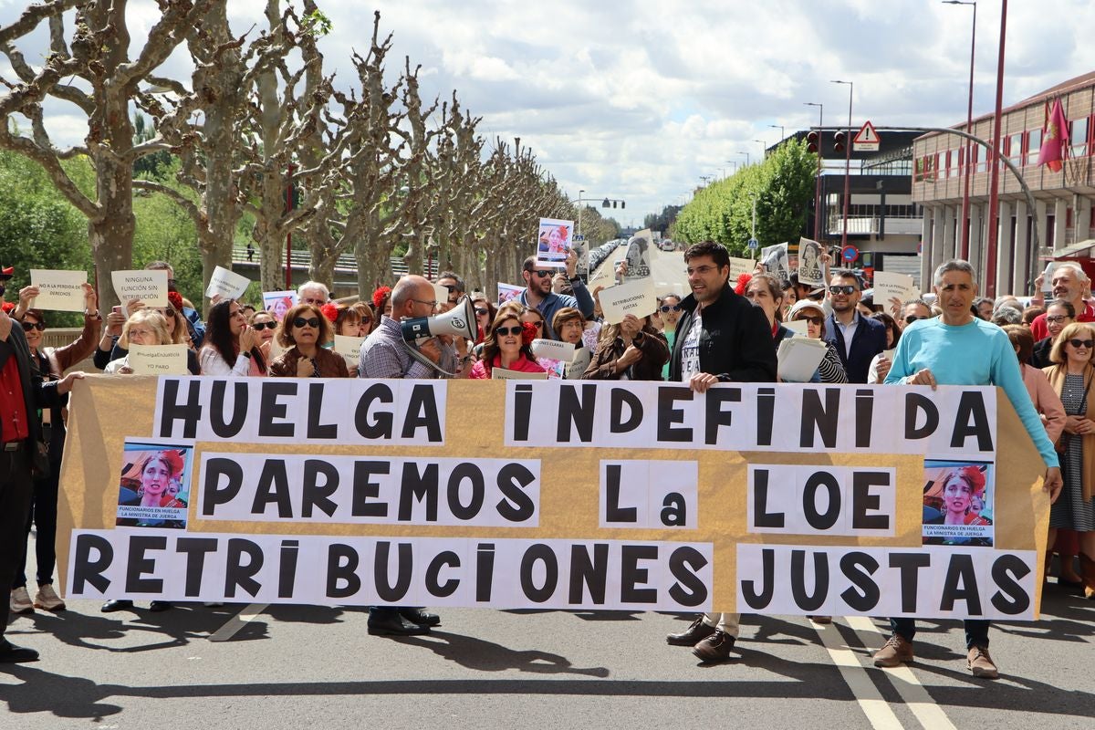 Los funcionarios de Justicia cortan Sáenz de Miera y amenazan con ir a la huelga indefinida