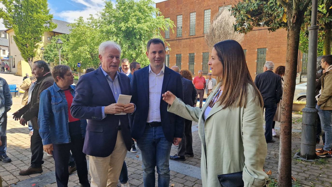 Teresa Ribera asiste a la presentación de la candidatura del PSOE en Fabero