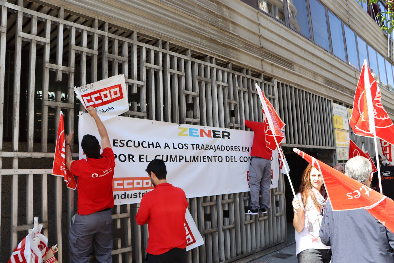 Siguen las protestas de Zener