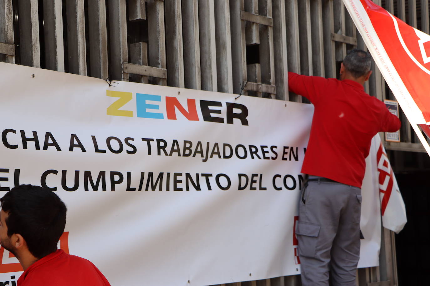 Siguen las protestas de Zener