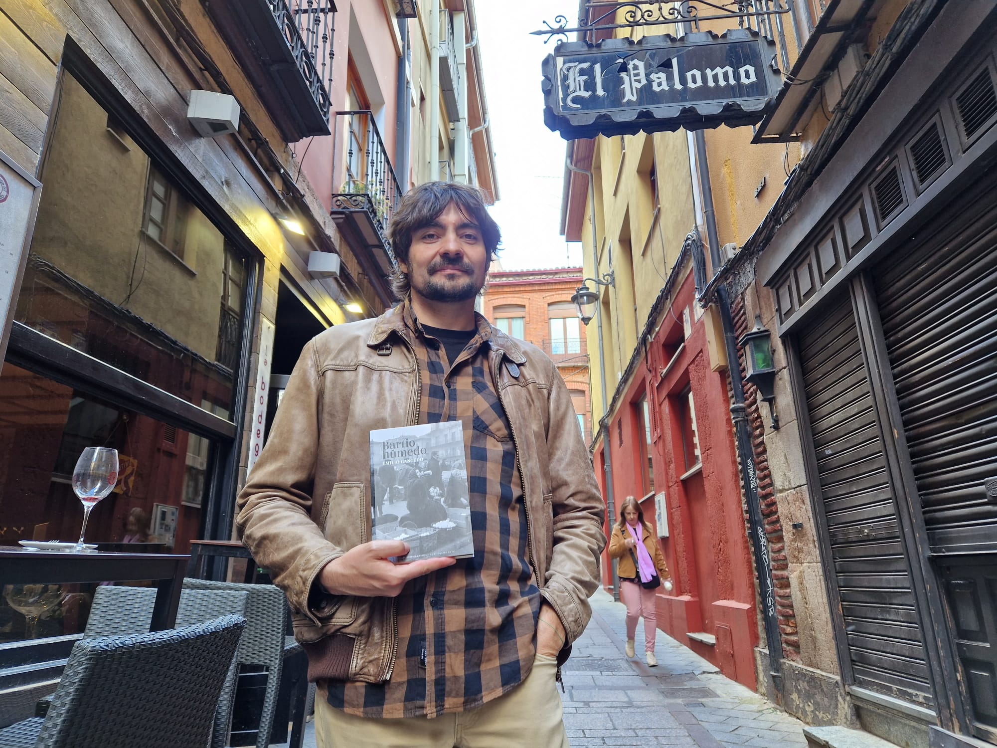 Emilio Gancedo publica el libro &#039;Barrio húmedo