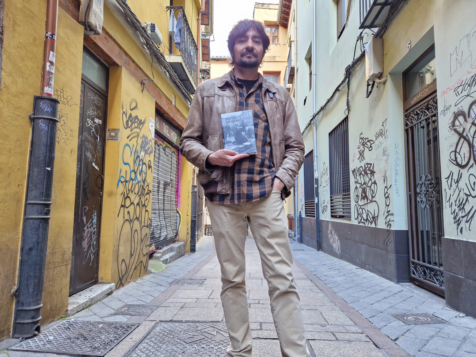 Emilio Gancedo publica el libro &#039;Barrio húmedo