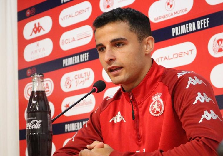 Jesús Álvarez, jugador de la Cultural Leonesa, comparece en rueda de prensa antes del partido ante el Real Madrid Castilla.