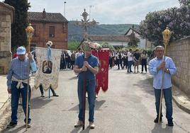 La tradicional romería de Villasfrías en la ermita ubicada entre Vegas y Villanueva del Condado acude a su tradicional cita.