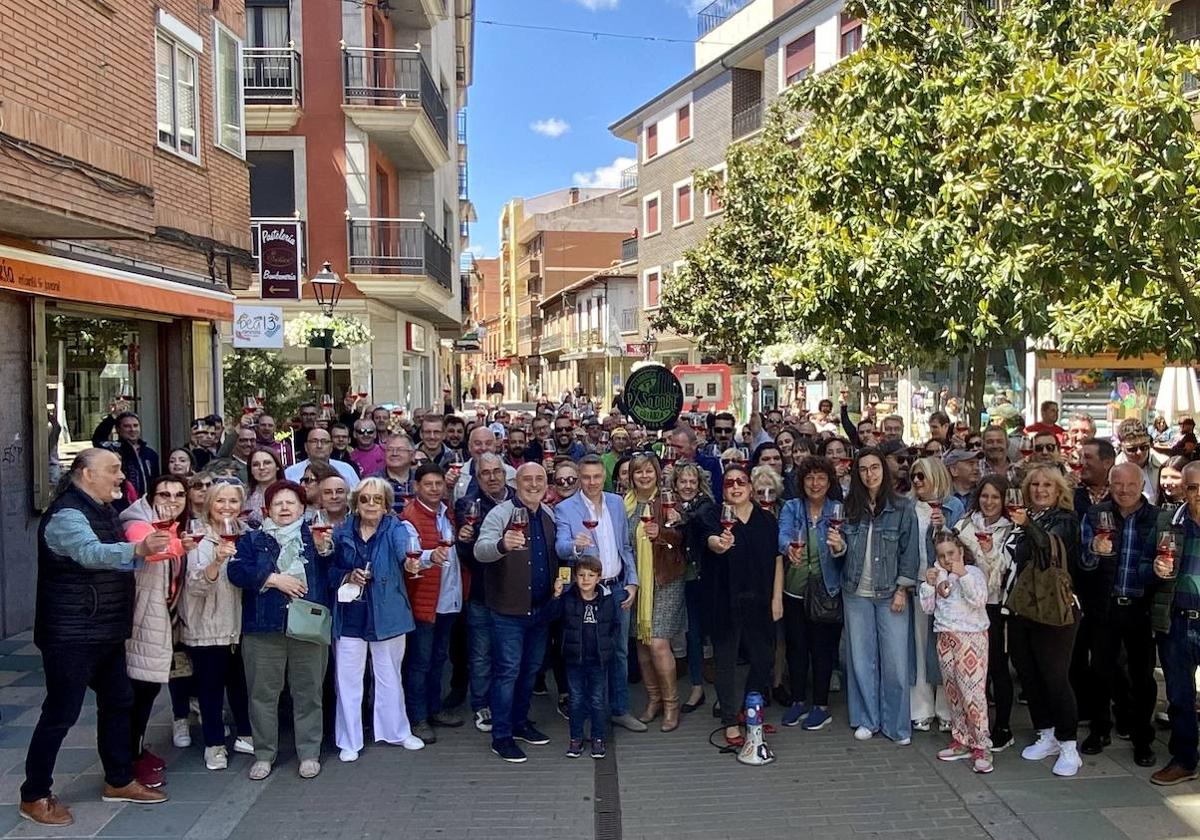 La DO León participa en un brindis multitudinario y simultáneo en todo el país .