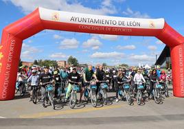 El 'Día de la Familia en Bici' de leonoticias reúne a más de 750 ciclistas.