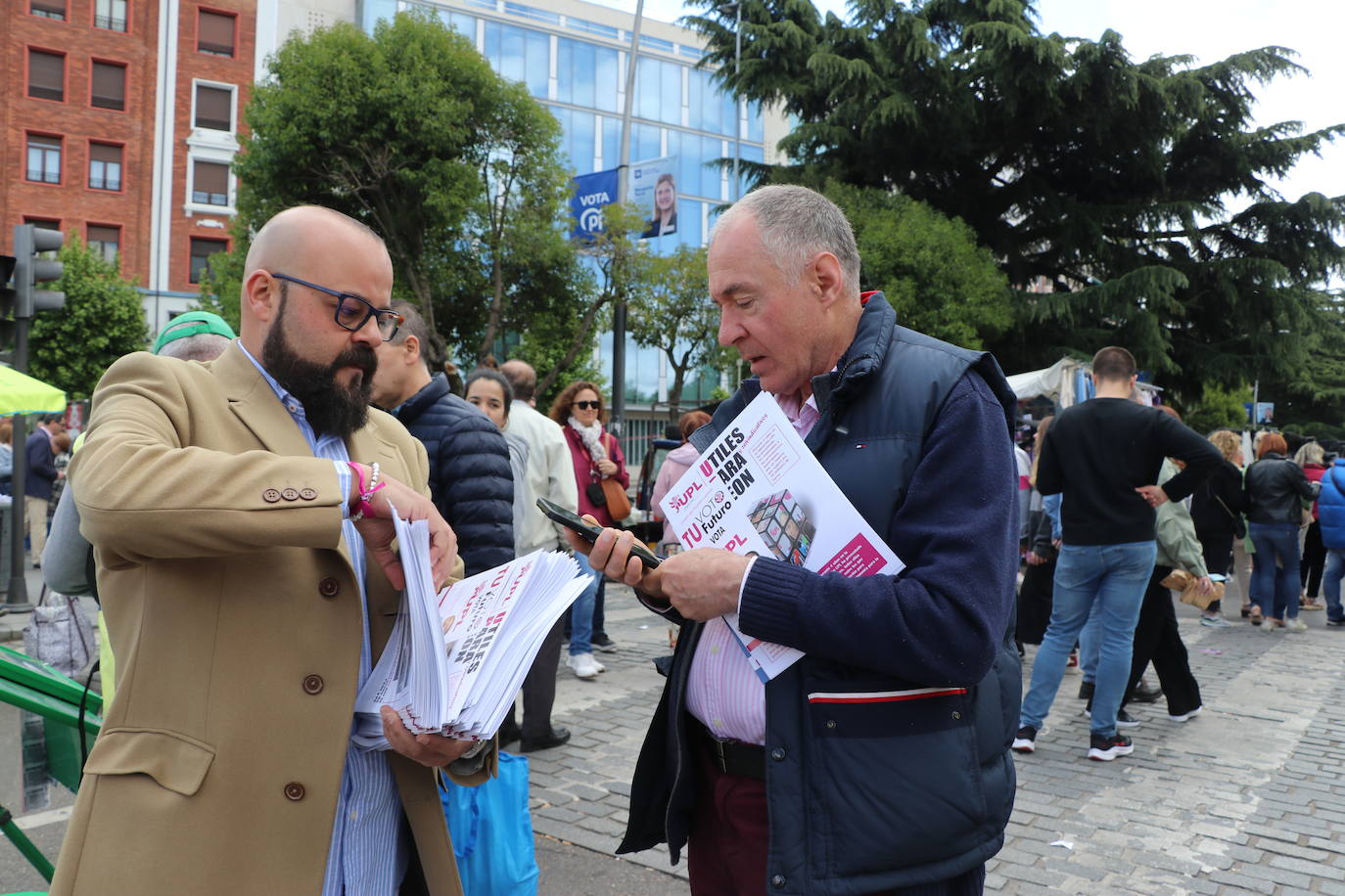 La campaña electoral llega al rastro