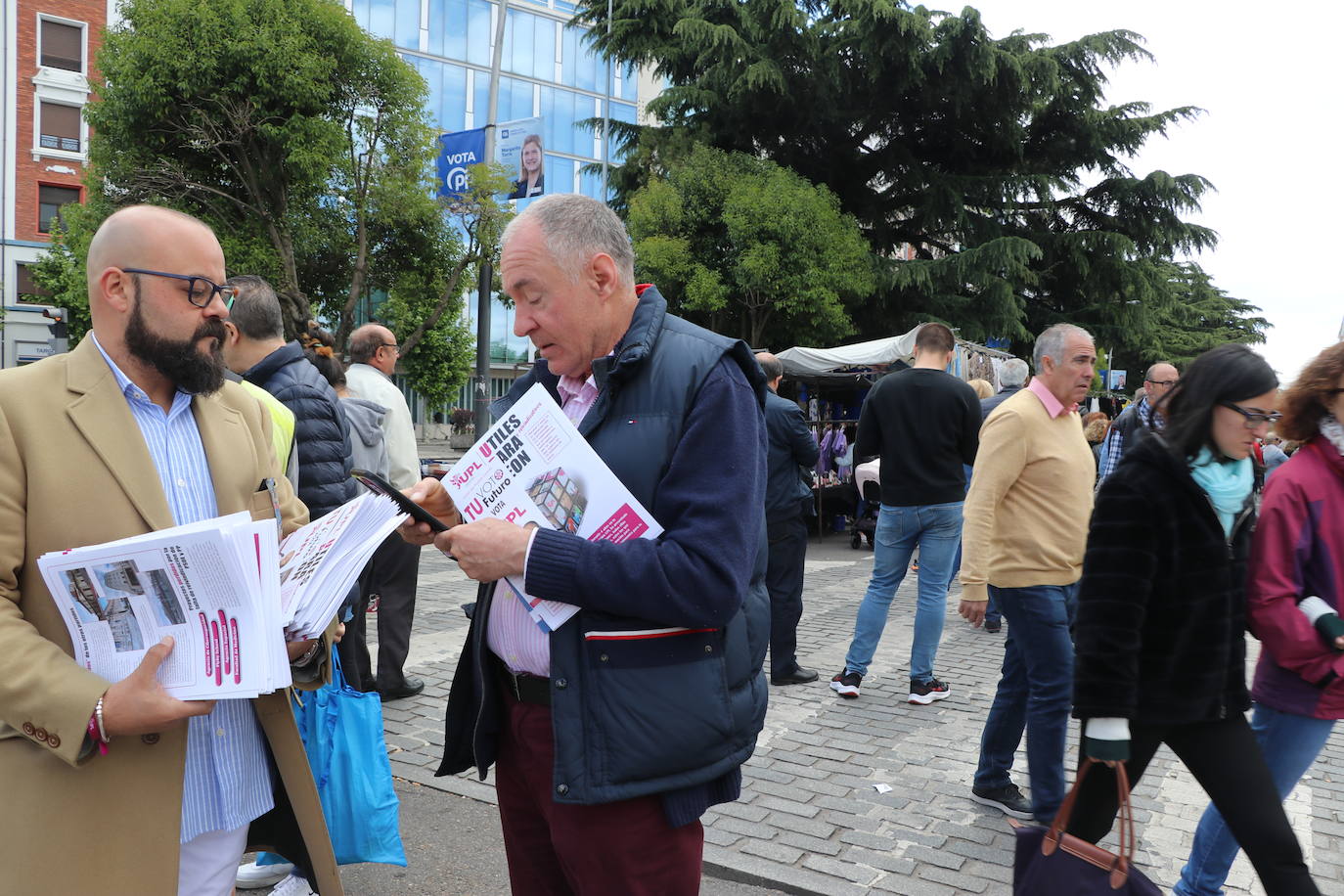 La campaña electoral llega al rastro