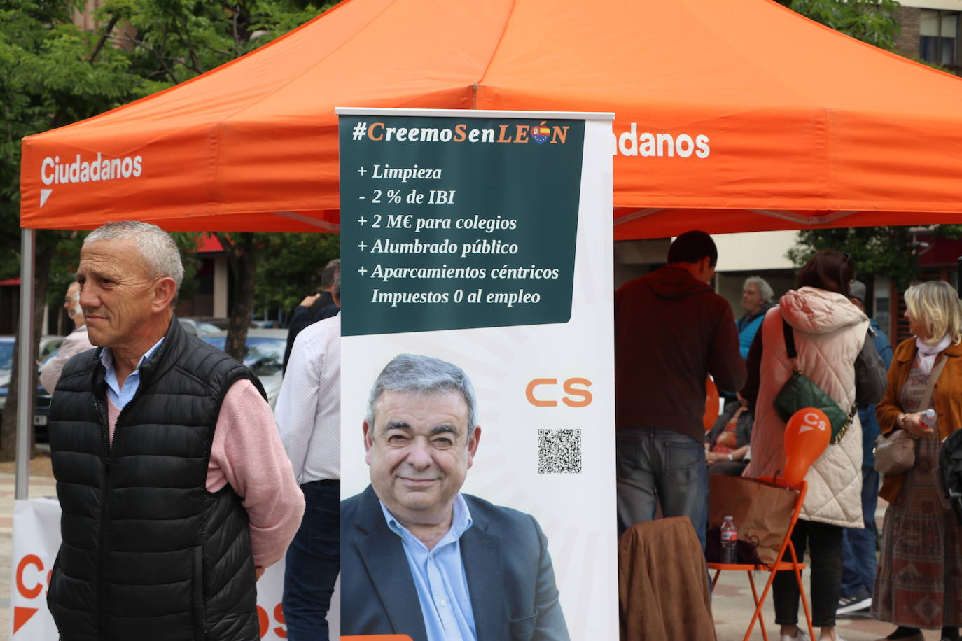 La campaña electoral llega al rastro