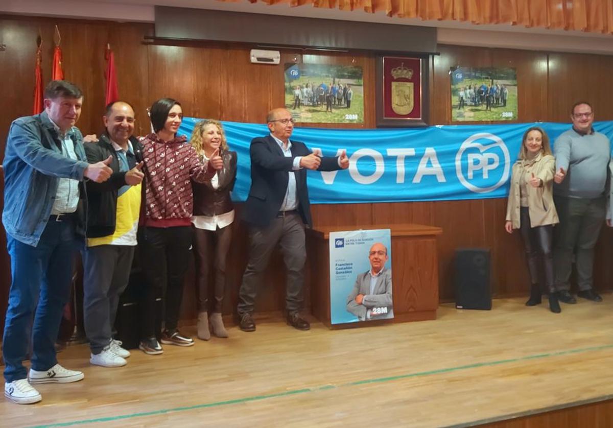 Francisco Castañón con los miembros de su candidatura.