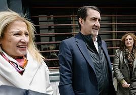 El consejero de Medio Ambiente, Vivienda y Ordenación del Territorio, Juan Carlos Suárez-Quiñones, visita Soria junto a la candidata en la capital, Belén Izquierdo.