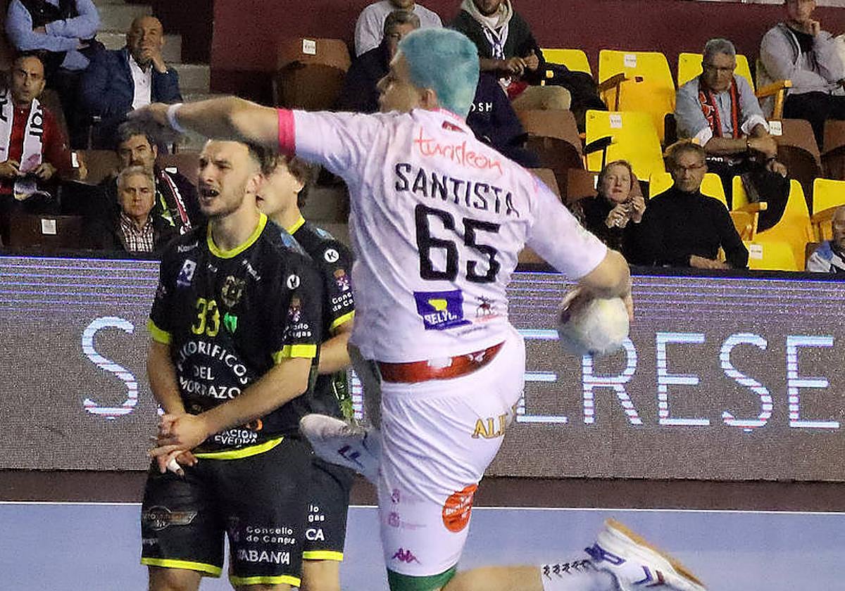 Santista, en el partido ante Cangas del pasado viernes.