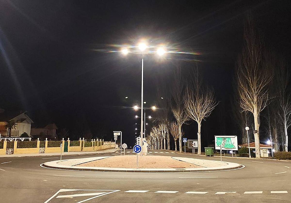 Alumbrado público en el área de Valjunco.