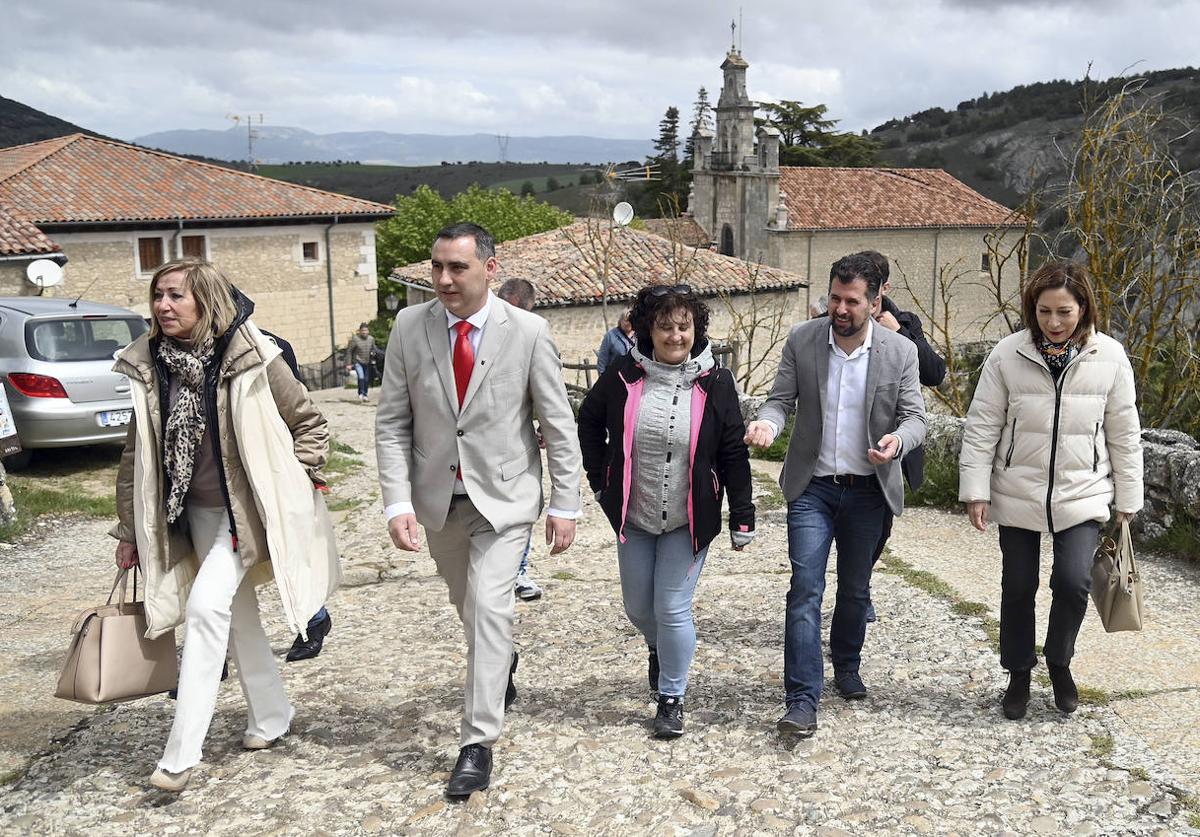 Luis Tudanca participa en un acto de campaña en Burgos.