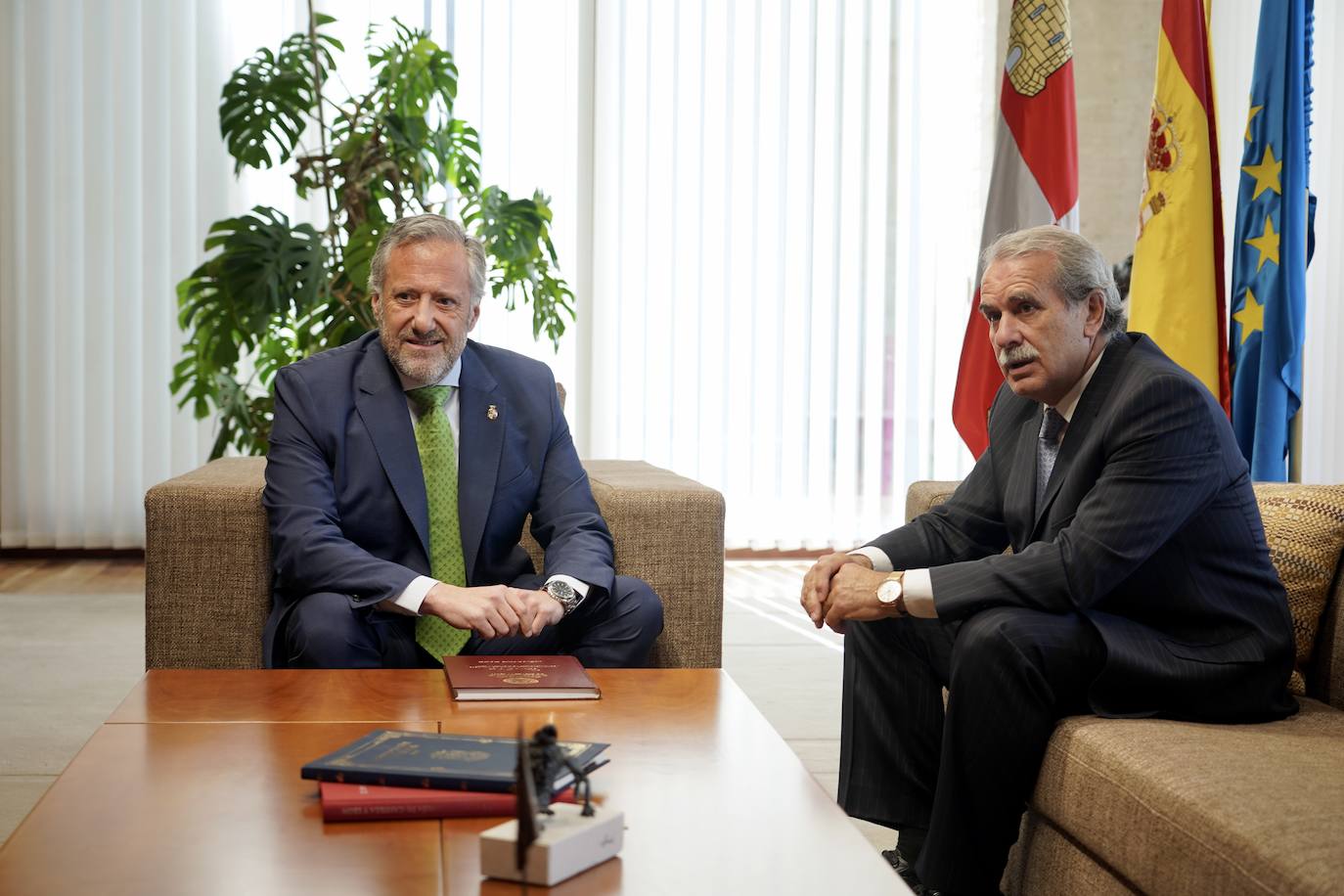 El presidente del Consejo Consultivo entrega la memoria correspondiente al año 2022