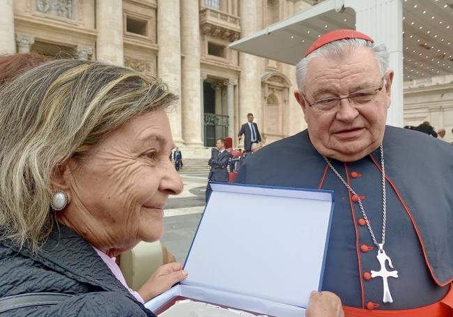 Montserrat González visita al Papa Francisco.