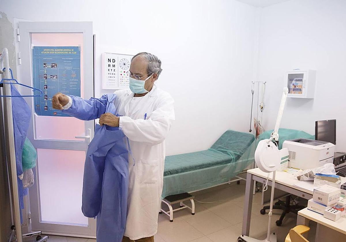 Para los representantes sanitarios la situación no es sencilla. «Ser médico de familia es algo vocacional, pero que no compensa», remarcan. Y no compensa, advierten, porque supone un sobreesfuerzo diario que no se corresponde con la remuneración que se recibe.